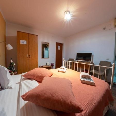 Hotel La Casa Nord Bucarest Habitación foto